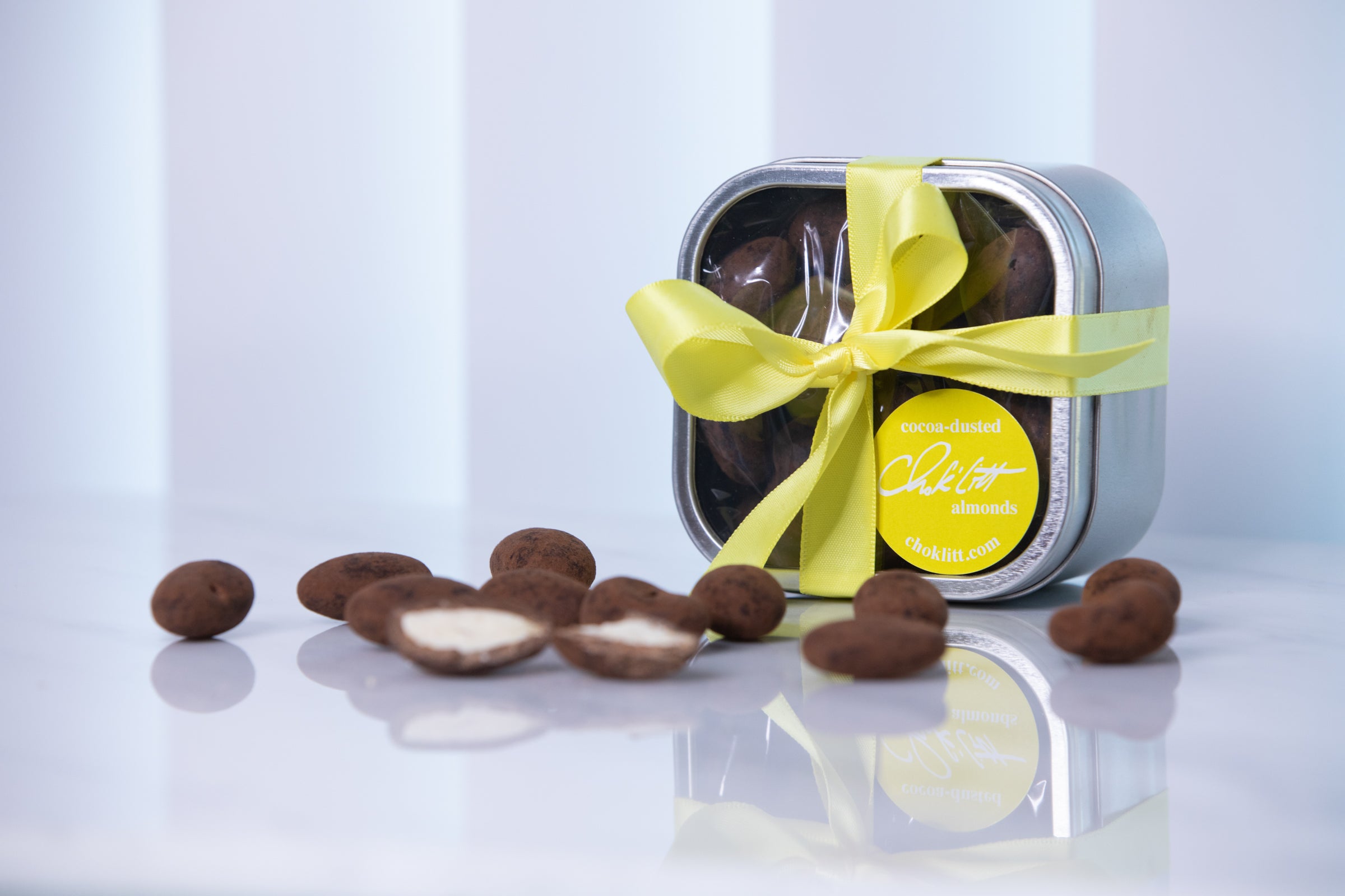 ZINN TIN COCOA DUSTED ALMONDS